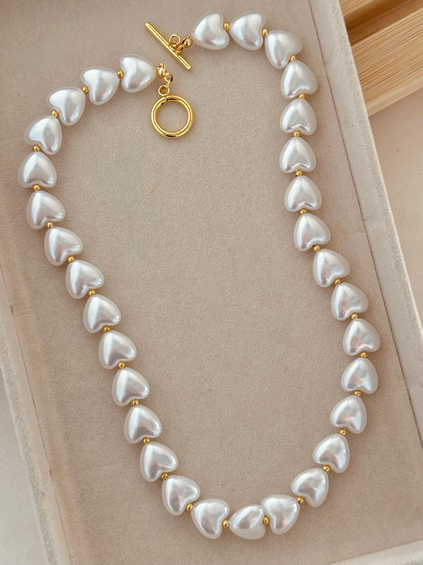 Cora Perlas Necklace