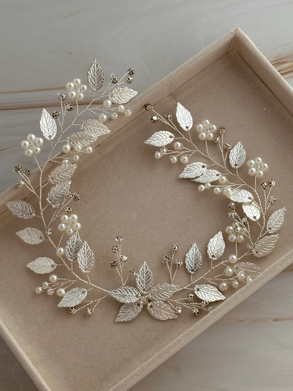 Camelia Bride Coronet